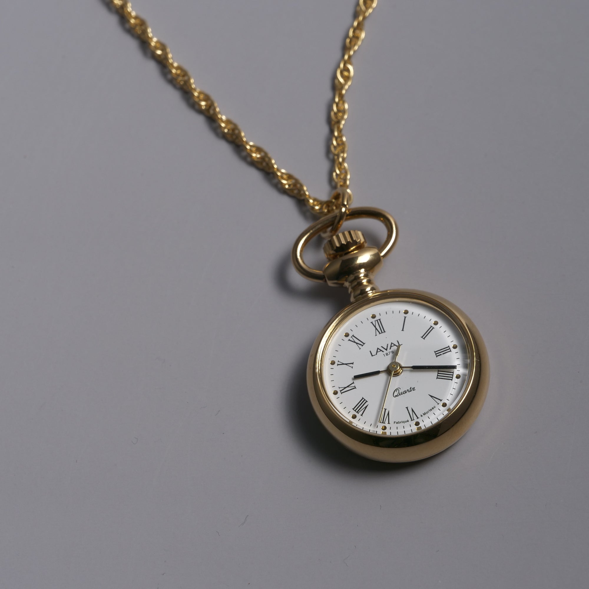 Montre pendentif, Lady de luxe 17 jewels , fabrication Suisse, plaqué Montre pendentif, Lady de luxe 17 jewels , fabrication Suisse, plaqué